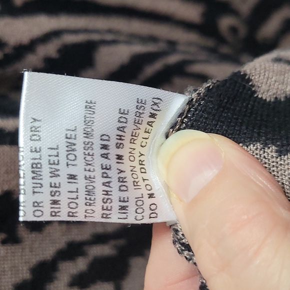 Papillon Demask Sweater Dress medium black and tan soft and lightweight - Picture 8 of 9